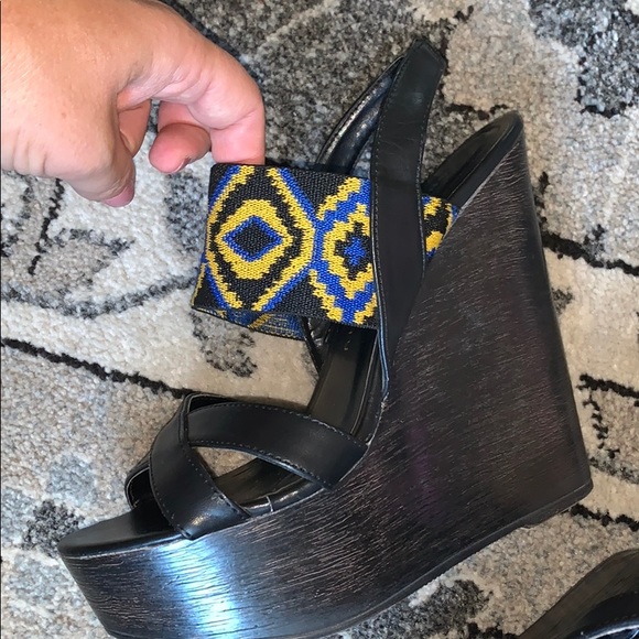 Platform wedges Tribal and black Chinese laundry - Picture 10 of 11